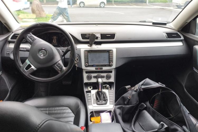 Used Volkswagen Magotan 2015 1.8TSI Advanced Model Center Console