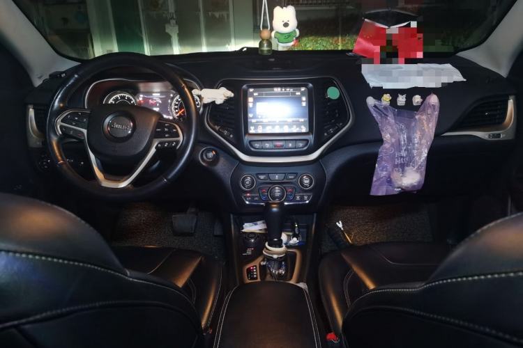 Used Jeep Cherokee 2014 2.4L Luxury Edition Center Console