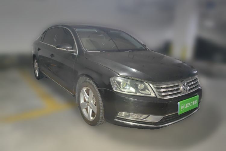 Used Volkswagen Magotan 2015 1.8TSI Prestige Model Front Right 45 Deg