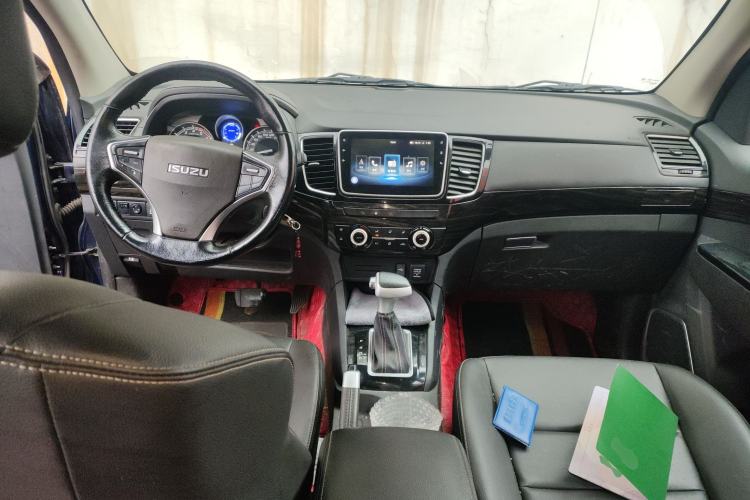 Used Isuzu D-MAX 2020 1.9T Two-Wheel Drive Automatic Comfort Edition China VI Standard RZ4E Hi-Power