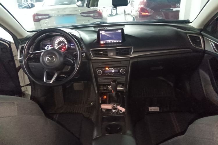 Used Mazda 3 Axela 2019 Cloud-Controlled Sedan 1.5L Automatic Luxury Model China VI Standard Center Console