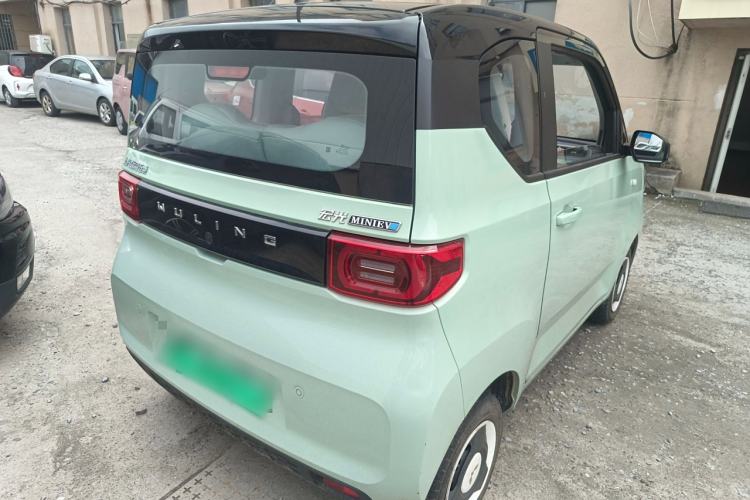 Used Wuling Hongguang MINIEV 2021 Macaron Sandwich Model 120 km Lithium NMC