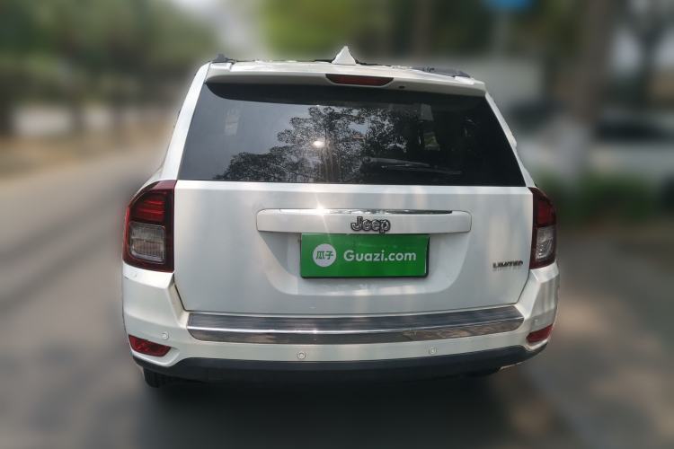 Used Jeep Compass 2014 2.4L four-wheel drive luxury version
