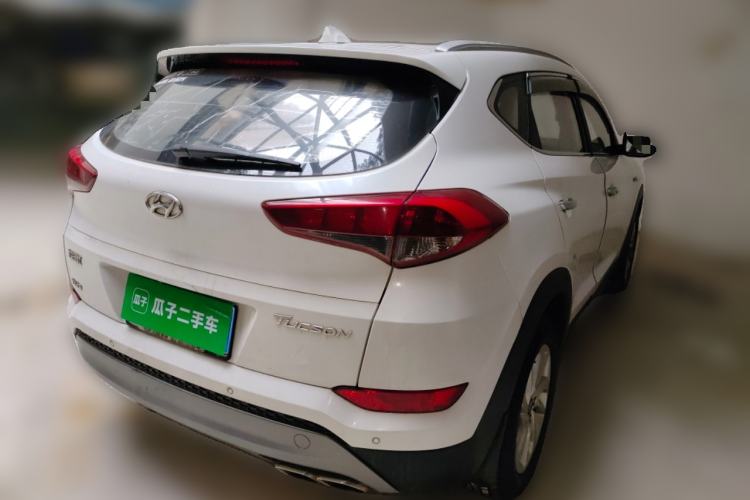Used Hyundai Tucson 2015 1.6T Dual-Clutch Two-Wheel-Drive Smart Model Rear Right 45 Deg