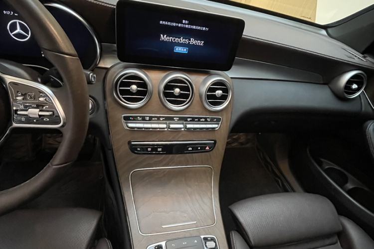 Used Mercedes-Benz GLC 2022 Facelifted GLC 300 L 4MATIC Luxury Edition Interior 6