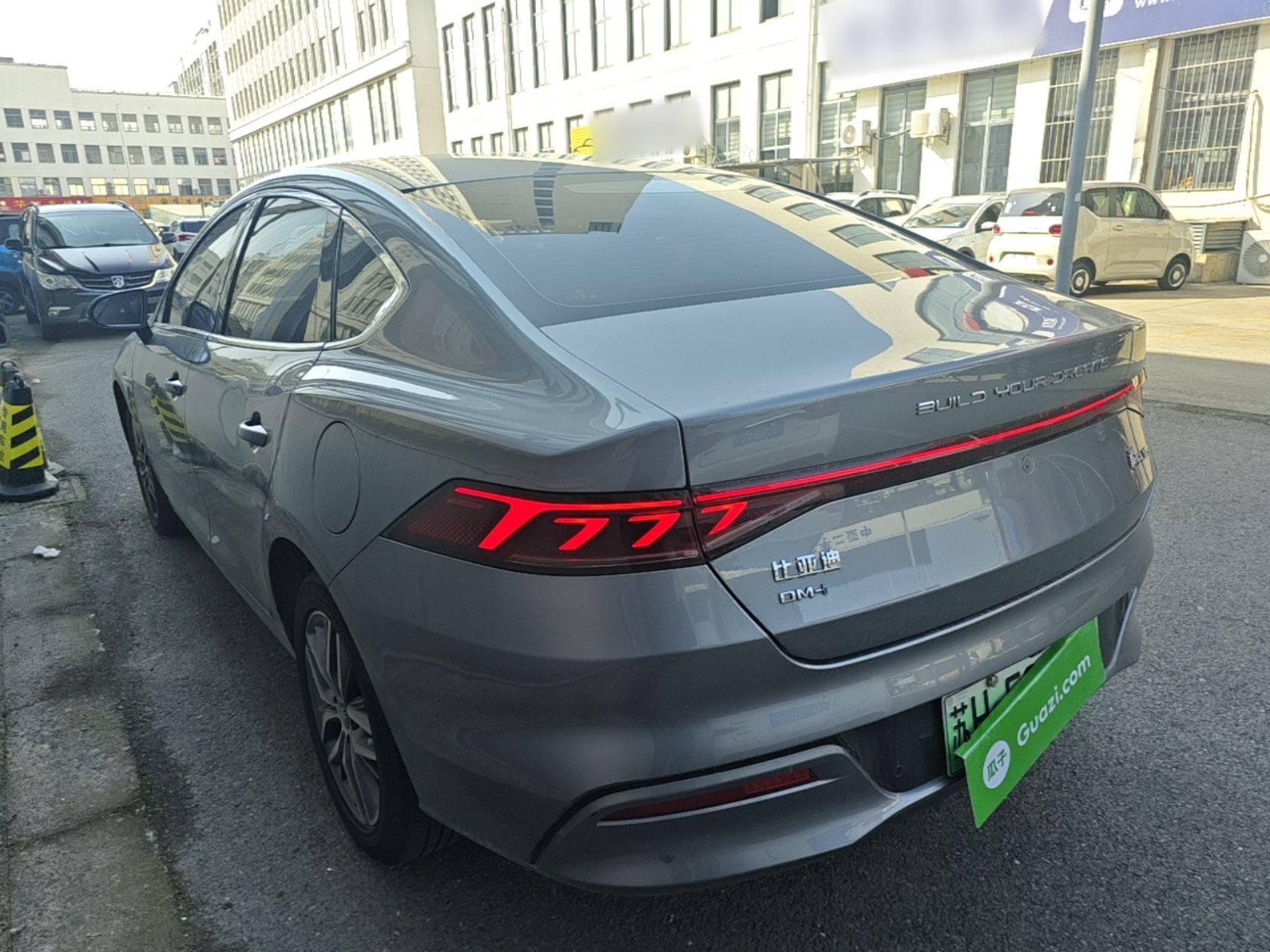 BYD Qin PLUS 2024 HONOR Edition DM-i 120KM Excellence Model — снимка 4