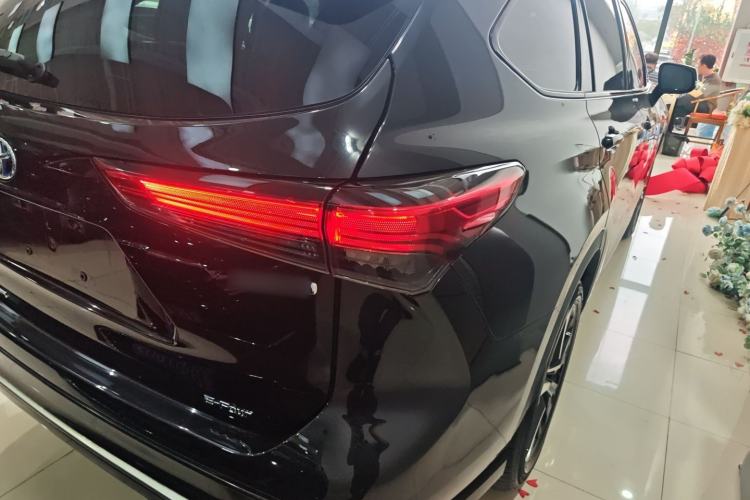 Used Toyota Crown Kluger 2021 2.5L HEV Four-Wheel Drive Premium Edition Right Rear Taillight