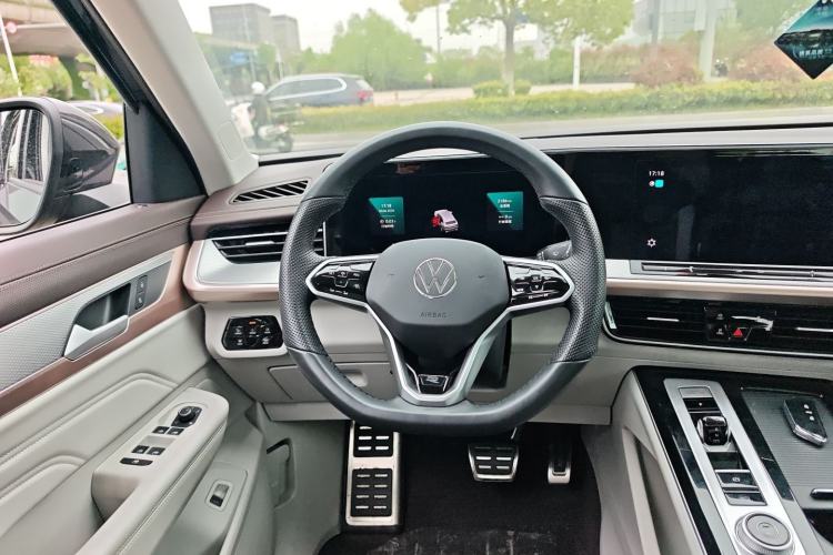 Used Volkswagen Tavendor 2023 380TSI Four-Wheel Drive R-Line Cruise Edition