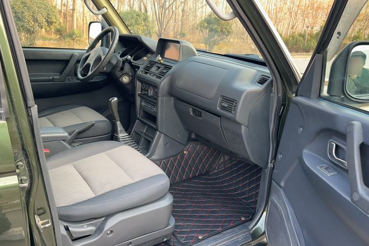 Used Leopaard Q6 2014 2.4L Two-Wheel Drive Version
