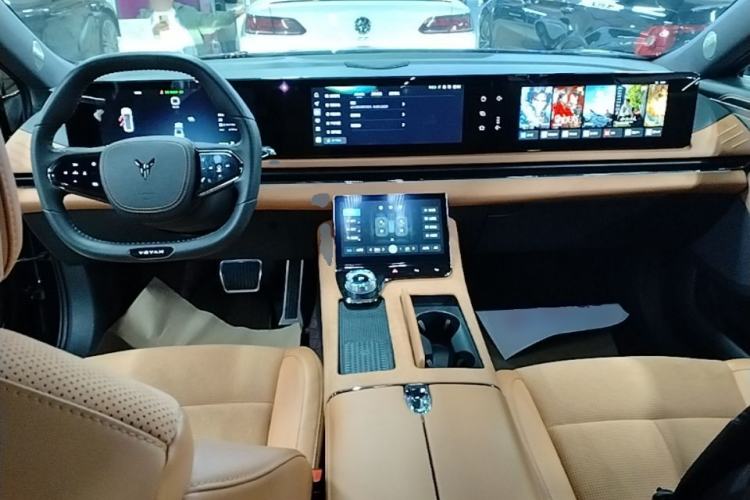 Used VOYAH PASSION 2024 PHEV Four-Wheel Drive Ultra-Long Range Flagship Model
