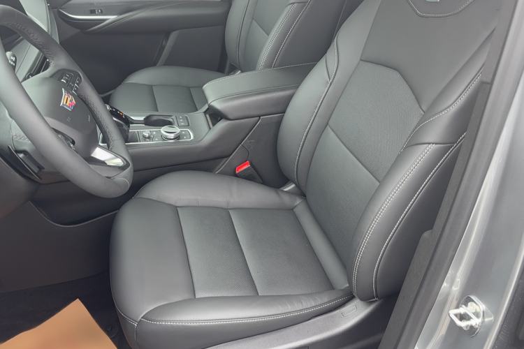 Used Cadillac XT4 2024 28T Two-Wheel-Drive Prestige Version Left Front Seat