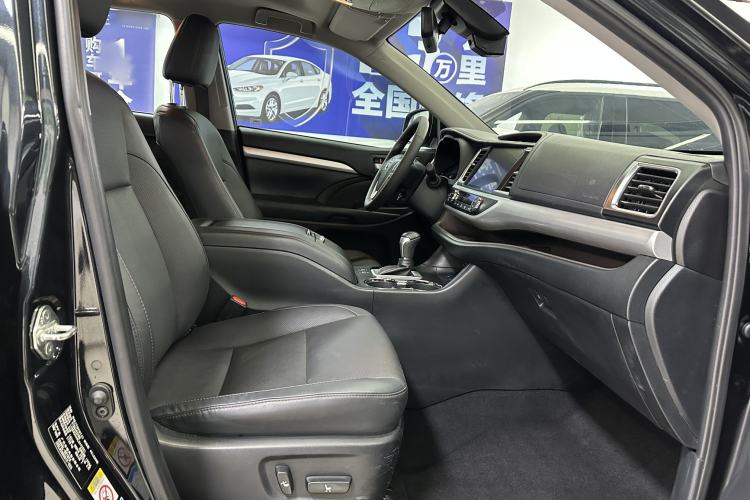 Used Toyota Highlander 2018 2.0T Four-Wheel Drive Prestige Version 7 Seats China VI Standard
