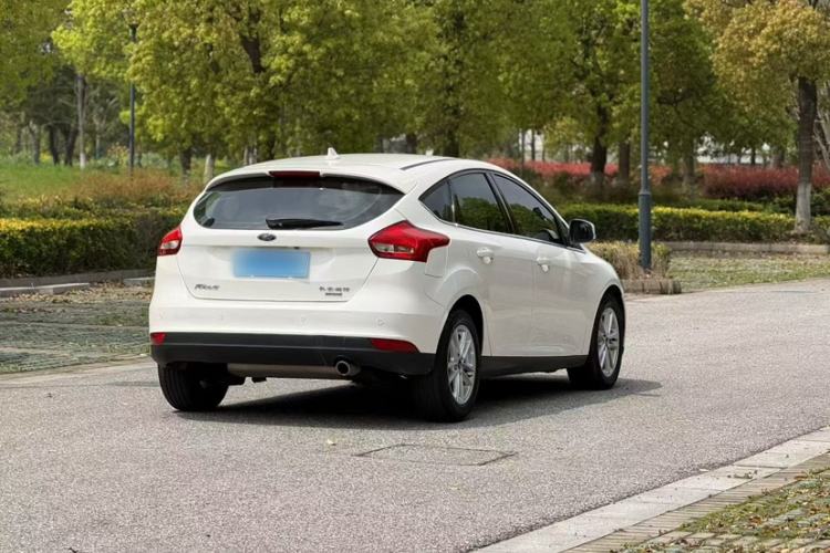 Used Ford Focus 2017 Hatchback EcoBoost 180 Automatic Elite Model Exterior 1