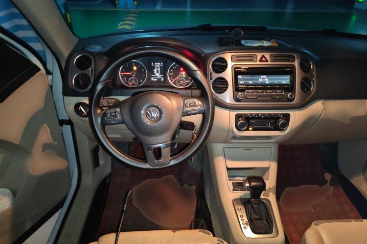 Used Volkswagen Tiguan 2010 1.8TSI Automatic All-Wheel-Drive Elite Edition Steering Wheel