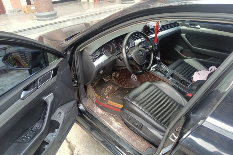 Used Volkswagen Magotan 2019 330TSI DSG Leading Edition China V Standard Driver Seat