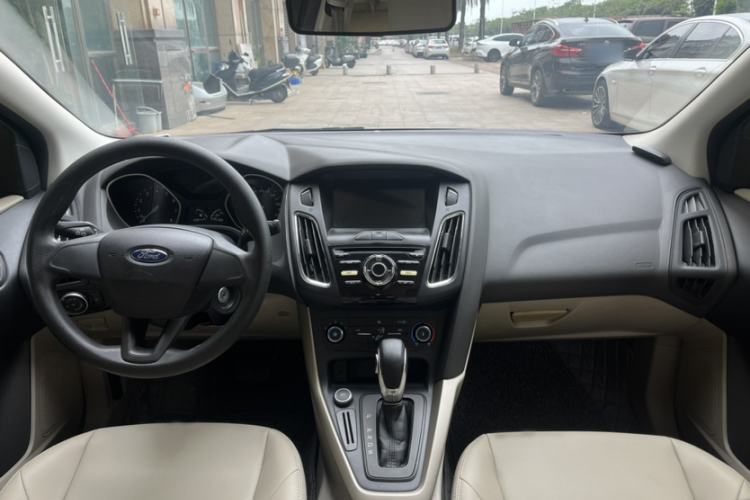 Used Ford Focus 2017 Sedan 1.6L Automatic Comfort Plus SmartDrive Edition Exterior 3