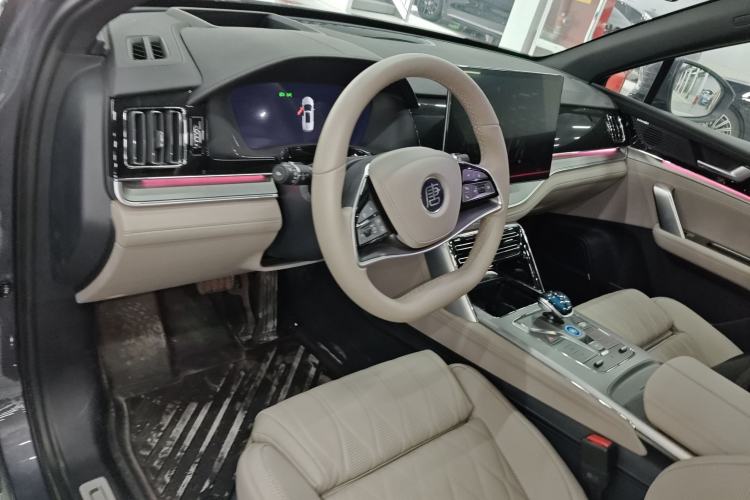 Used BYD Tang New Energy 2025 Intelligent Driving Version DM-i 115KM Flagship Edition Center Console