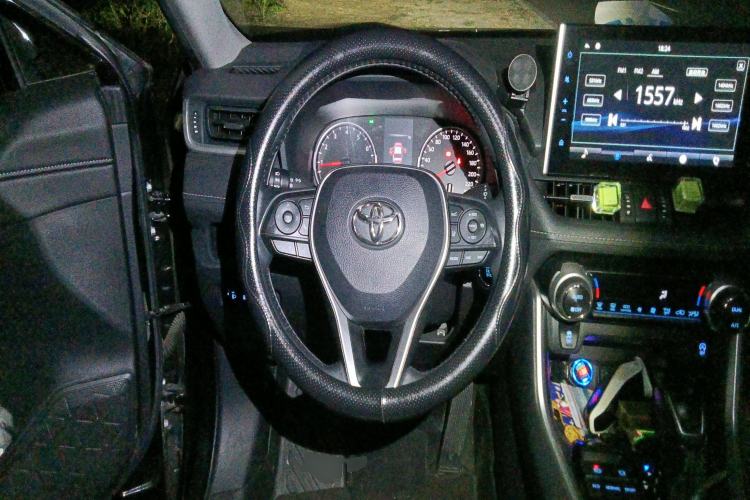 Used Toyota Wildlander 2022 2.0L CVT Two-Wheel Drive Luxury PLUS Edition Steering Wheel