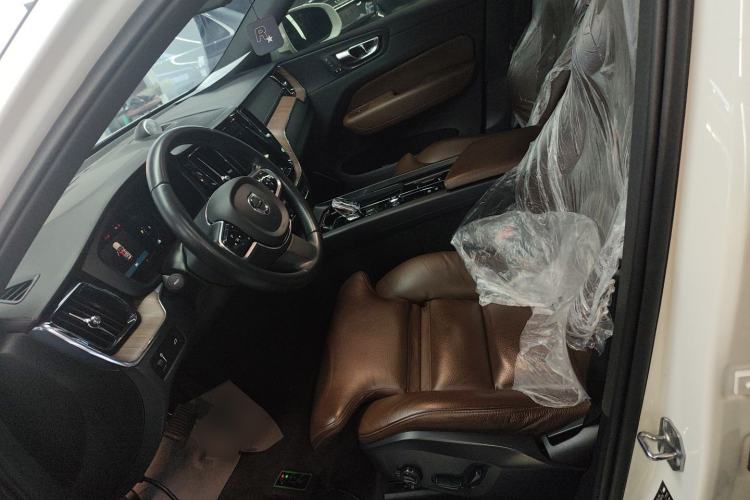 Used Volvo XC60 2022 B5 4x4 Smart Luxury Edition