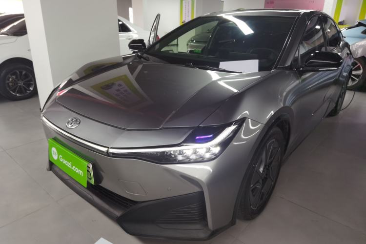 Used Toyota bZ3 2023 616 km Long-Range PRO