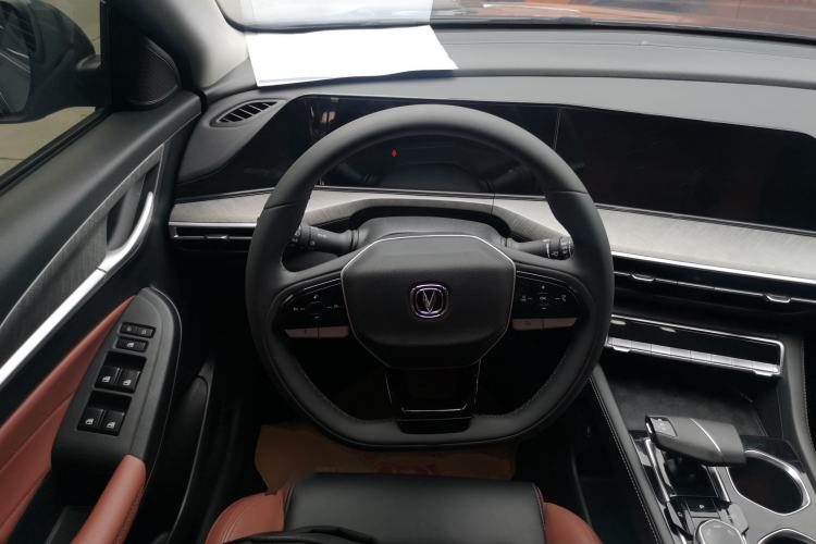 Used CHANGAN Eado 2023 Changan Edition PLUS Blue Whale NE 1.4T GDI DCT Prestige Version
