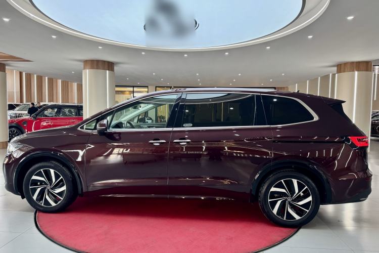 Used Volkswagen Viloran 2022 330TSI Luxury Edition Exterior 3