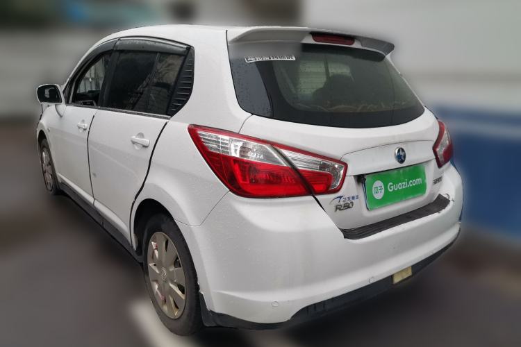 Used Venucia R50 2015 1.6L Manual Fashion Edition
