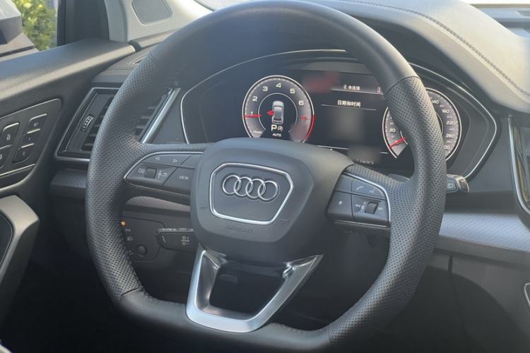 Used Audi Q5L 2022 Updated 45T Luxury Dynamic Version
