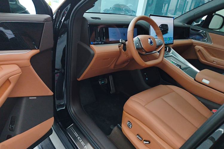 Used Denza N8L 2025 Model Zunrong Model Driver Seat