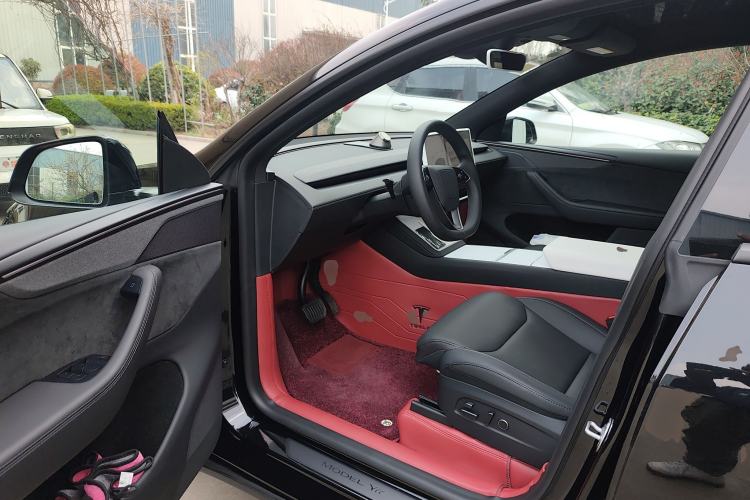 Used Tesla Model Y L 2025 Model Long-Range All-Wheel-Drive Version