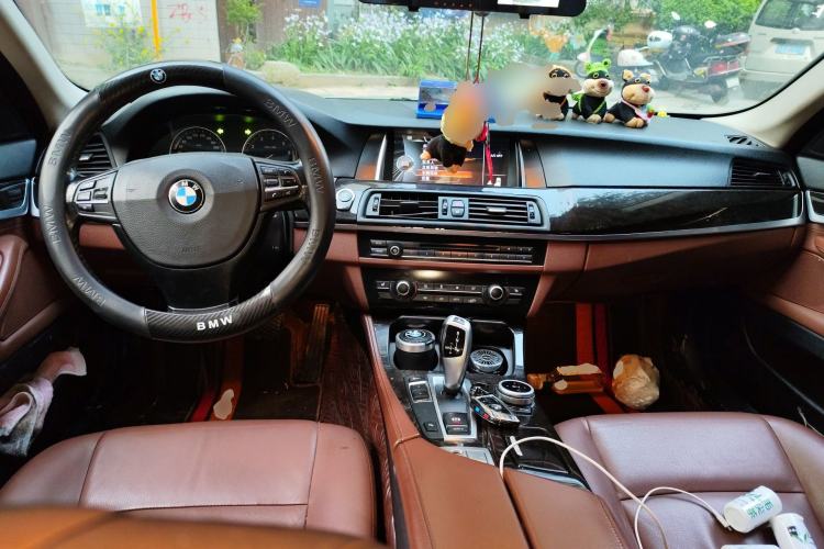 Used BMW 5 Series 2014 525Li Leading Model
