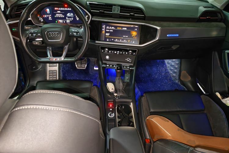 Used Audi Q3 Sportback 2020 45 TFSI quattro Luxury Edition Center Console