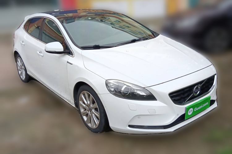 Used Volvo V40 2013 2.0T Zhiya Edition
