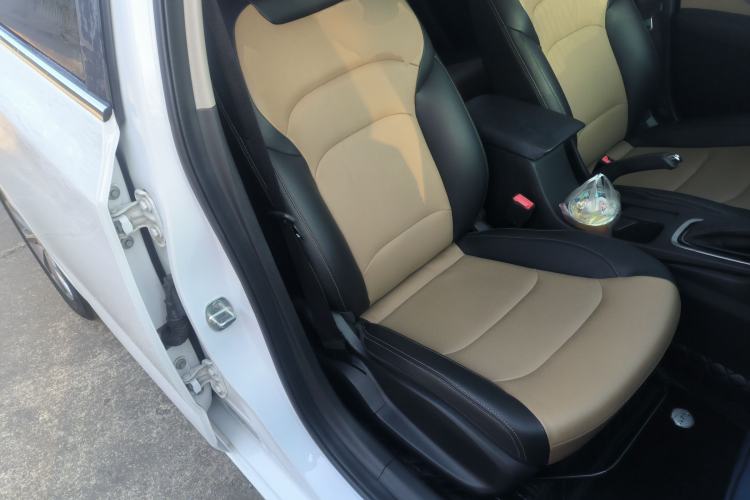 Used Chevrolet Monza 2020 320 Automatic Enjoyment Edition Right Front Seat