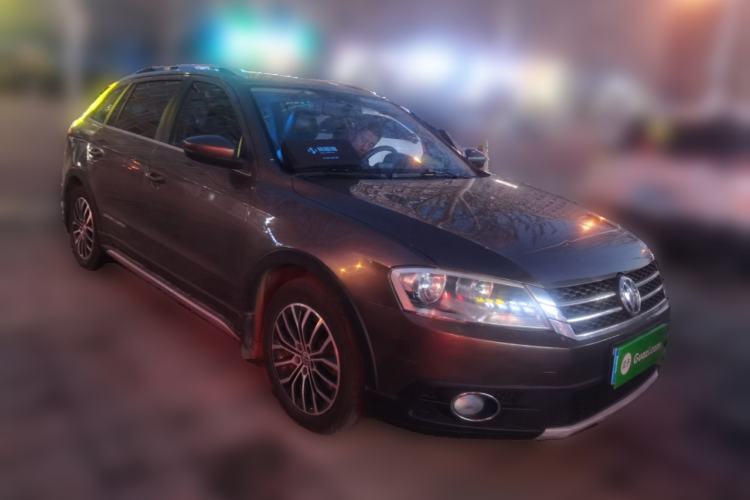 Used Volkswagen Cross Lavida 2014 1.4TSI DSG Front Right 45 Deg