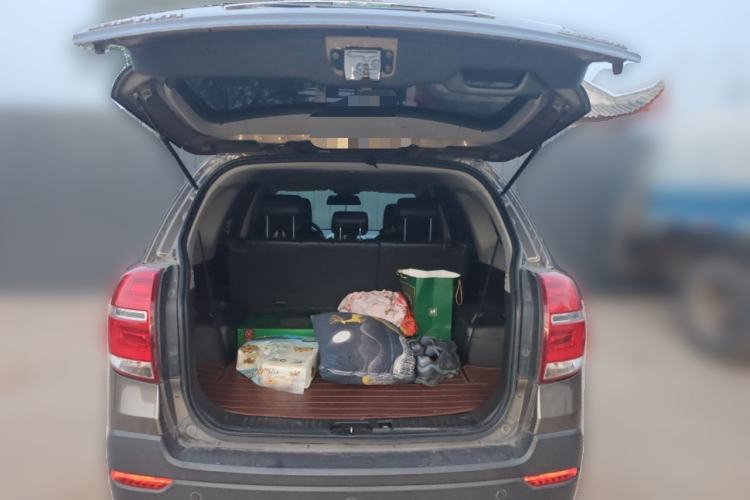 Used Chevrolet Captiva 2015 2.4L 4x4 Flagship Edition 7-Seater Trunk