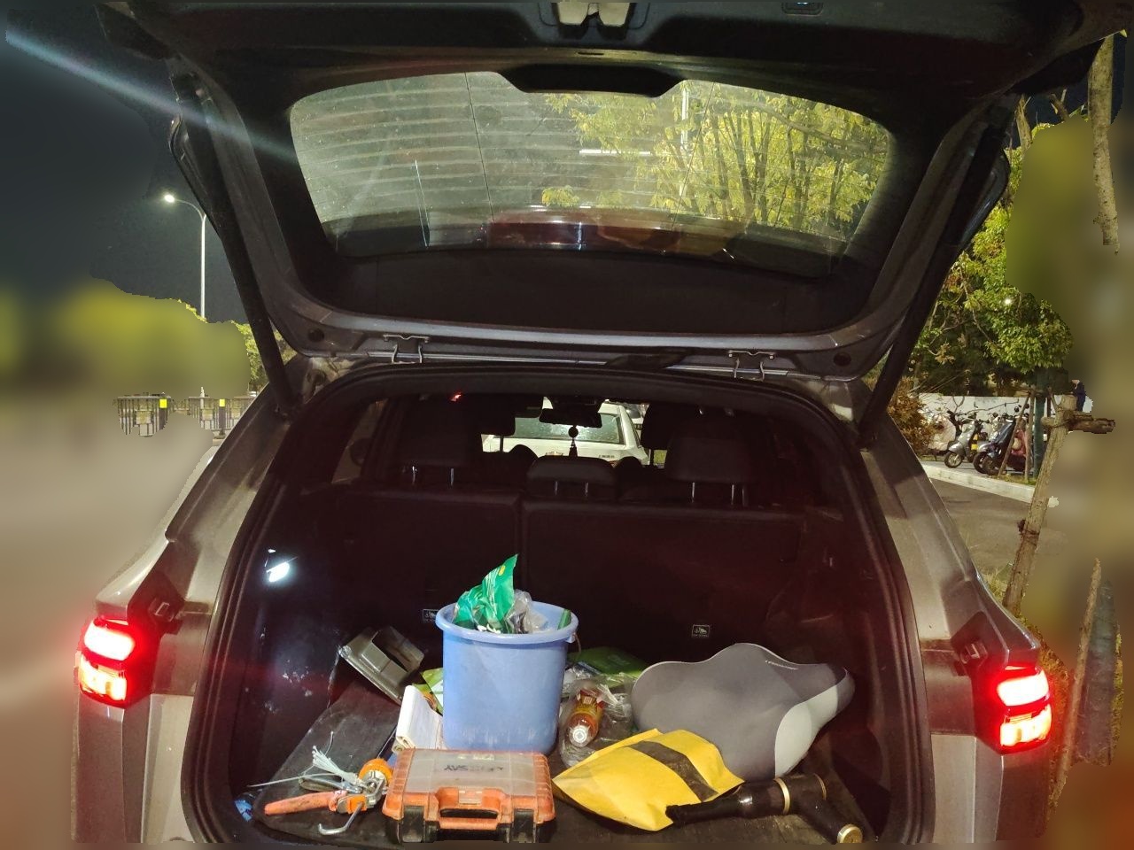 Geely Auto Monjaro L 2024 2.0TD DCT EVO Two-Wheel Drive Long-Range Version — снимка 19