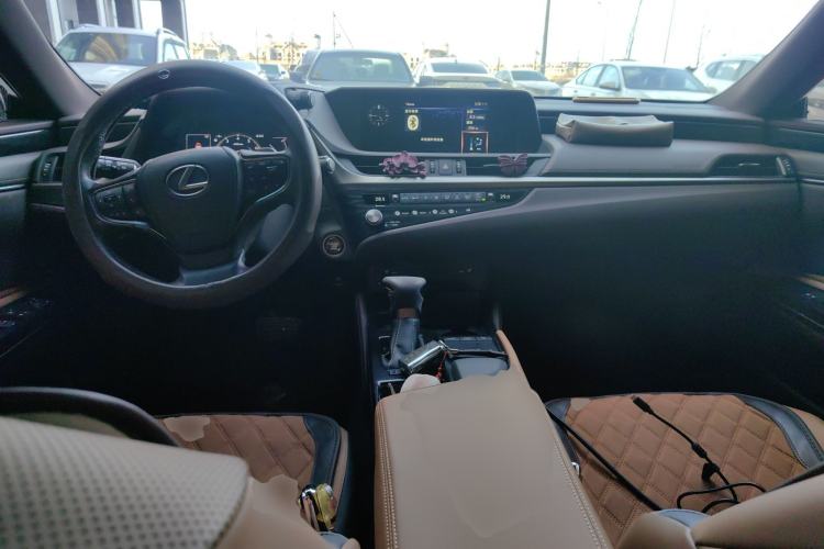 Used Lexus ES 2021 200 Excellence Edition
