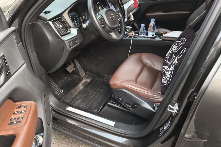 Used Volvo XC60 2021 T5 4x4 Smart Luxury Edition