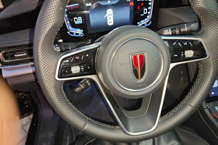 Used Hongqi H5 2024 1.5T DCT Smart Connect Flagship Edition Steering Wheel