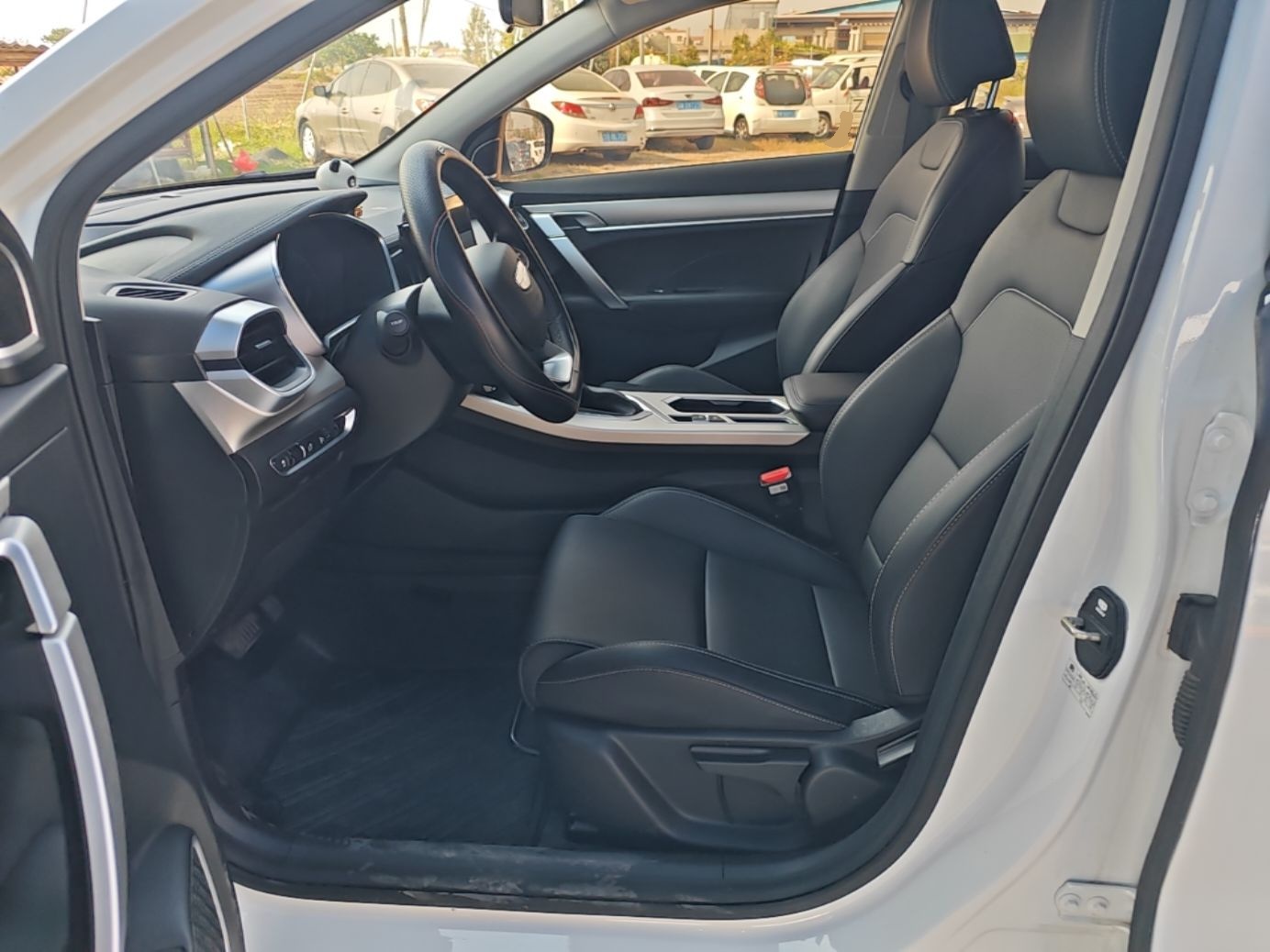 Geely Auto Coolray 2025 1.5L CVT Super Edition — снимка 17