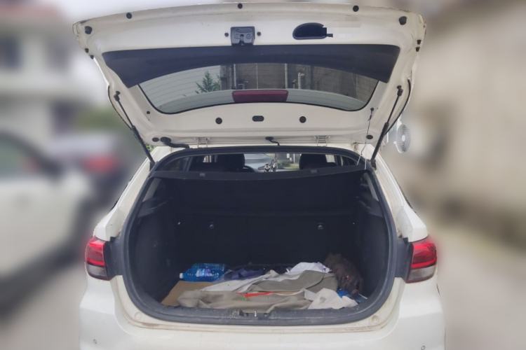 Used Kia KX Cross 2017 1.4L AT GLS
