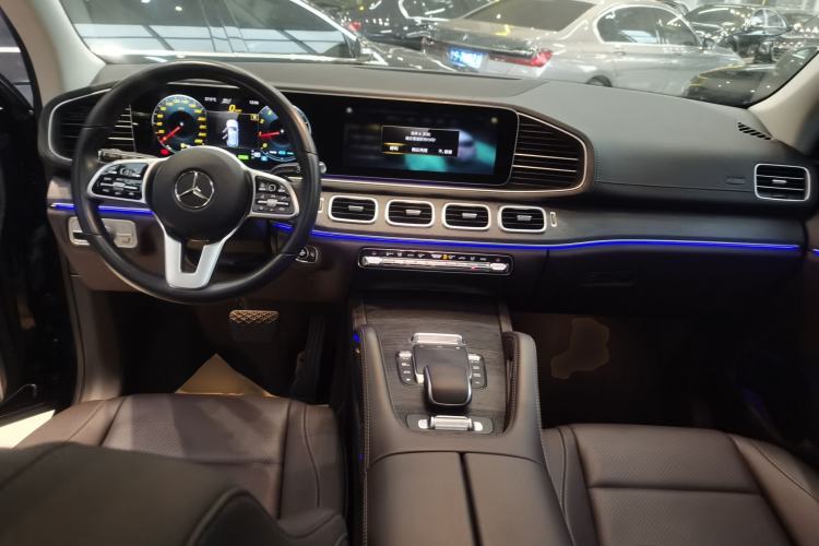 Used Mercedes-Benz GLE 2022 Refreshed GLE 450 4MATIC Luxury Edition Center Console