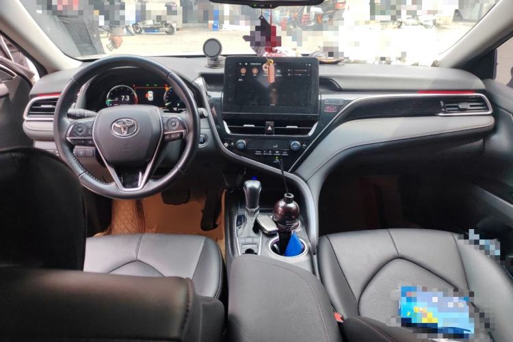 Used Toyota Camry 2023 2.5G Luxury Edition Center Console