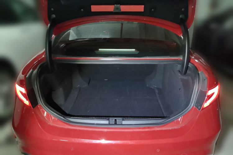 Used Alfa Romeo Giulia 2017 2.0T 200HP Elite Edition Trunk