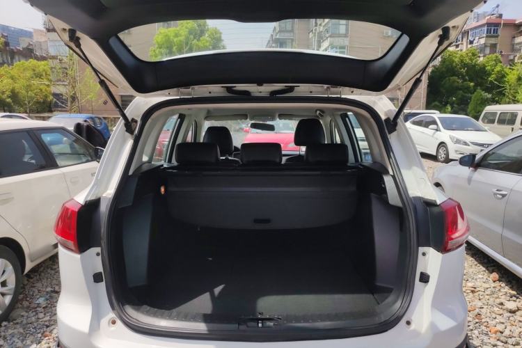 Used Zotye Domy X5 2015 1.5T CVT Landlord Model China IV Standard
