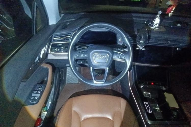 Used Audi Q7 2021 45 TFSI quattro S line Sport model