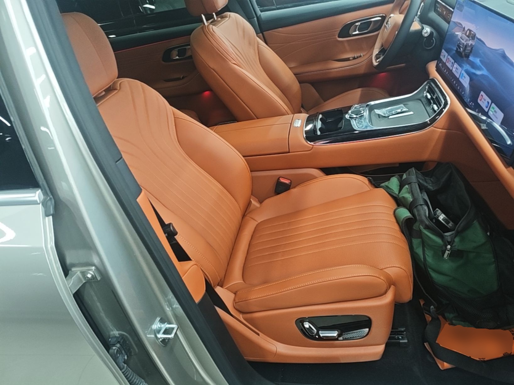 Geely Galaxy M9 2025 Model 230km Two-Wheel-Drive Long-Distance Edition — снимка 19
