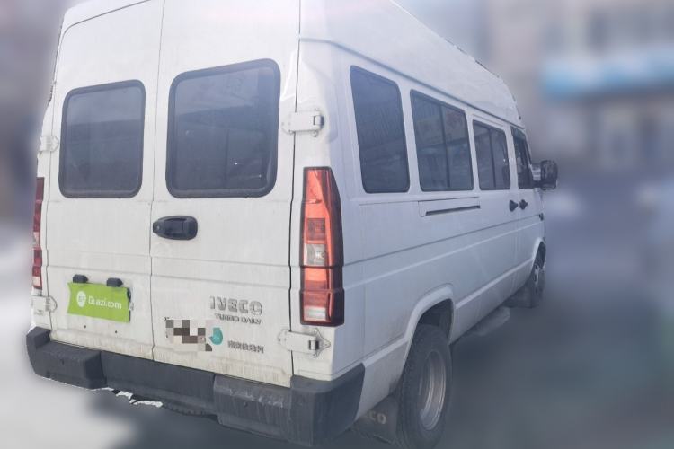 Used Iveco Daily 2023 2.5T A37M1 Long Wheelbase Mid-Height Dual-Tire Side-Sliding Doors 5–9 Seats