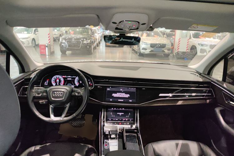 Used Audi Q7 2021 55 TFSI quattro S line Sport model Center Console